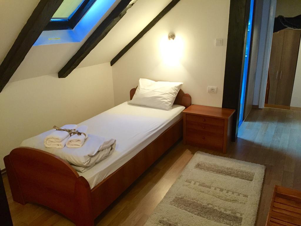 Kona Apartment Βελιγράδι Δωμάτιο φωτογραφία