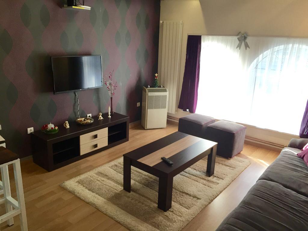Kona Apartment Βελιγράδι Δωμάτιο φωτογραφία